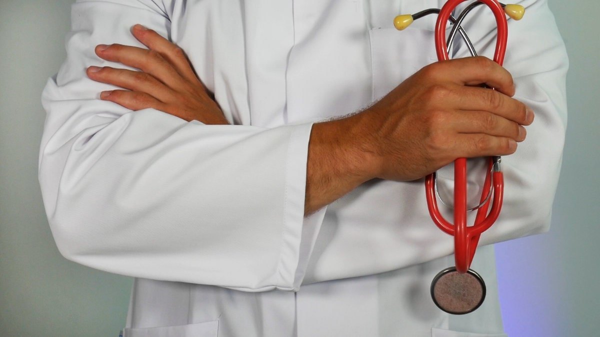 An image of a medical doctor
